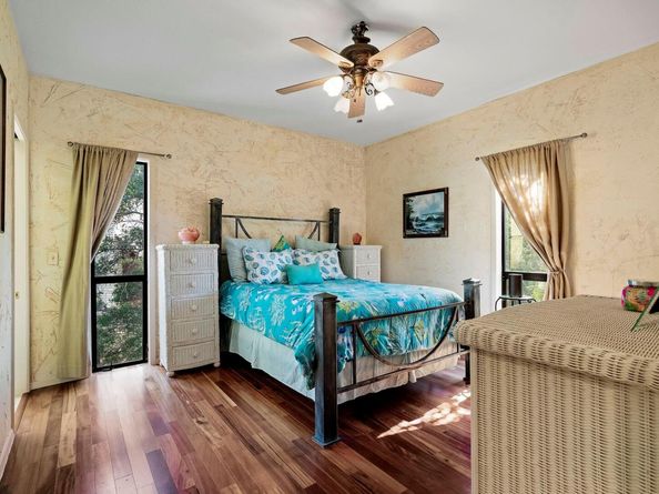 22124 Briarcliff DR, Spicewood TX 78669