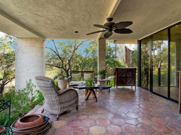 22124 Briarcliff DR, Spicewood TX 78669