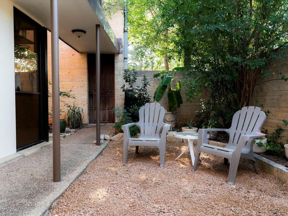 22124 Briarcliff DR, Spicewood TX 78669