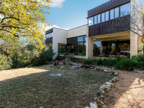 22124 Briarcliff DR, Spicewood TX 78669