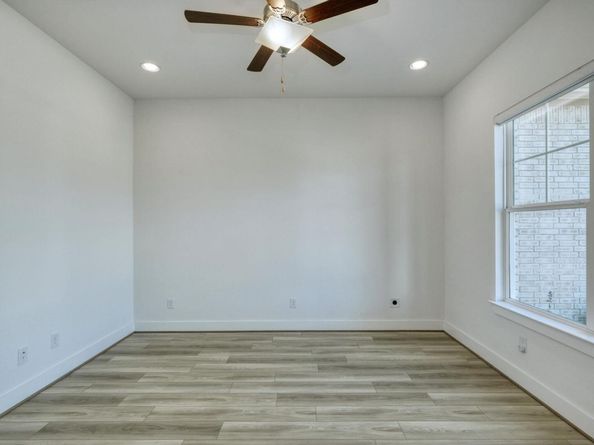 213 Great Lawn BND, Liberty Hill TX 78642