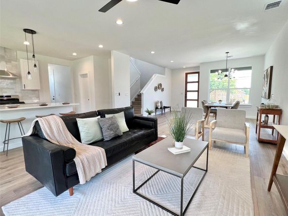 407 Delmar Ave A, Austin TX 78752