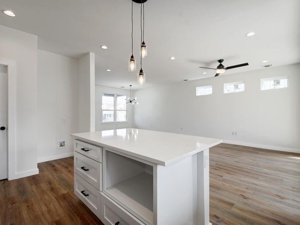 407 Delmar Ave A, Austin TX 78752