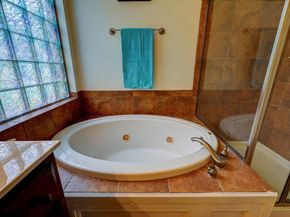 3327 Marcasite DR, Round Rock TX 78681