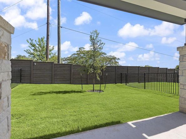 2204A Cornfield DR, Pflugerville TX 78660