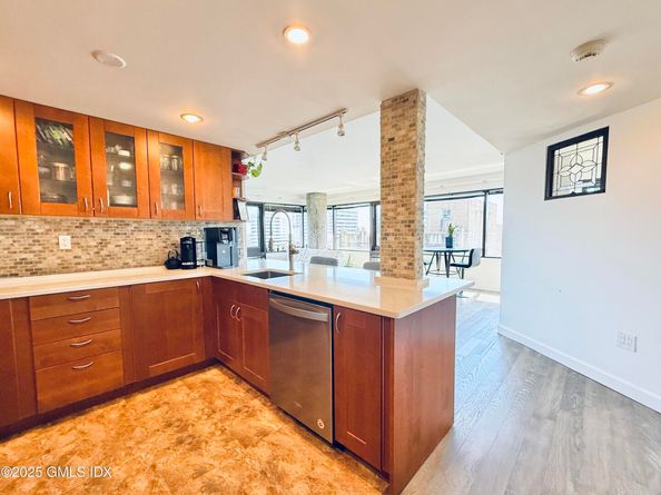127 greyrock Place 1112, Stamford CT 06901