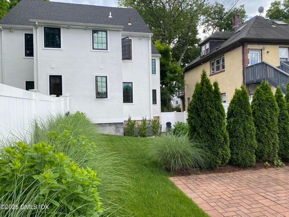 48 Richland Road, Greenwich CT 06830