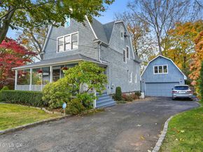 11 Shorelands Place, Old Greenwich CT 06870
