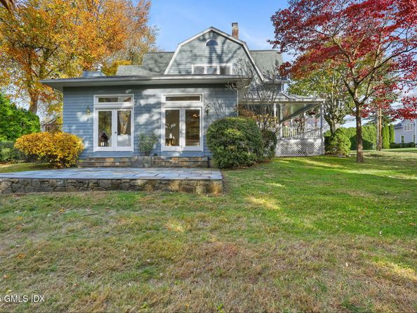 11 Shorelands Place, Old Greenwich CT 06870