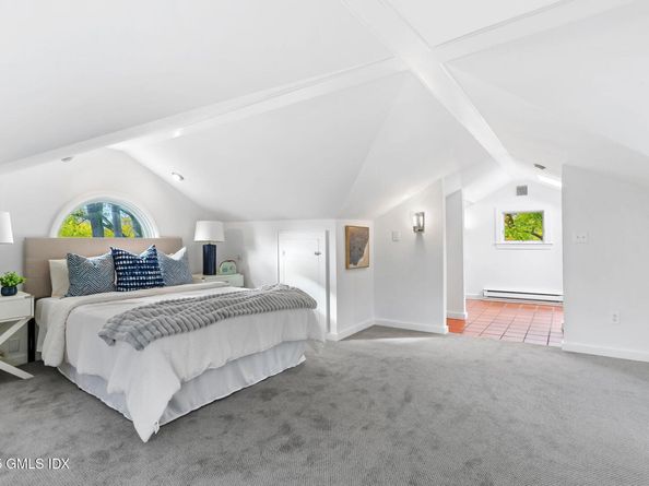 11 Shorelands Place, Old Greenwich CT 06870