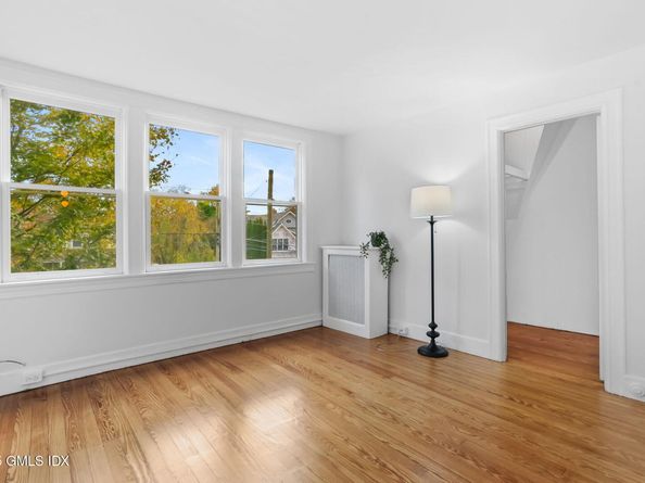 11 Shorelands Place, Old Greenwich CT 06870