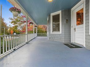 11 Shorelands Place, Old Greenwich CT 06870