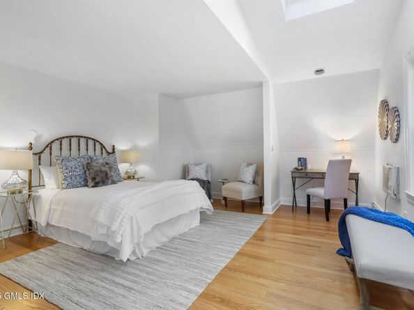 11 Shorelands Place, Old Greenwich CT 06870