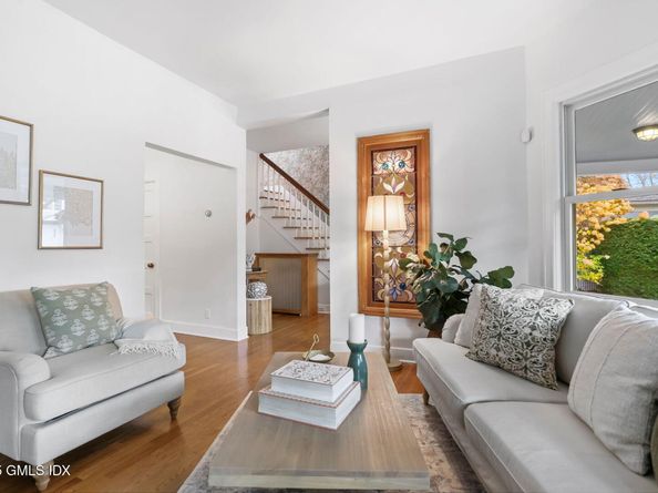 11 Shorelands Place, Old Greenwich CT 06870