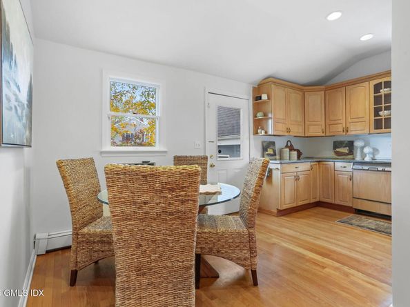 11 Shorelands Place, Old Greenwich CT 06870