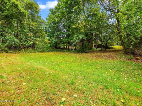 39 Homestead Road, Greenwich CT 06831