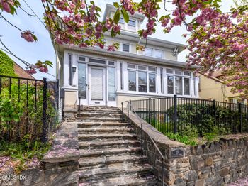 291 Delavan Avenue