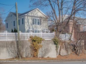84-86 E Putnam Avenue, Cos Cob CT 06807