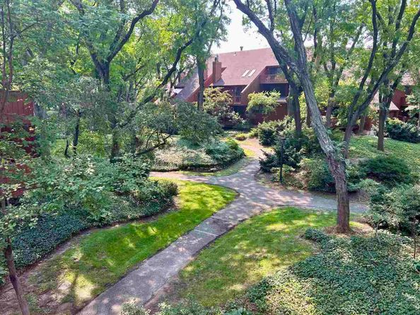 520 Teal Plaza, Secaucus NJ 07094