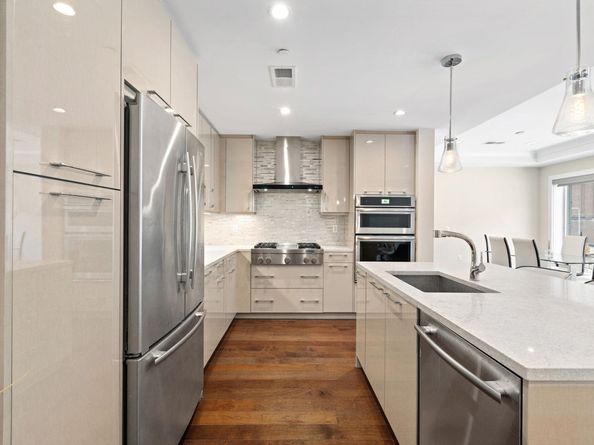 100 Eton Row 203, Weehawken NJ 07086