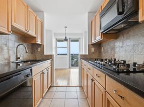 6600 Blvd East 22F, West New York NJ 07093