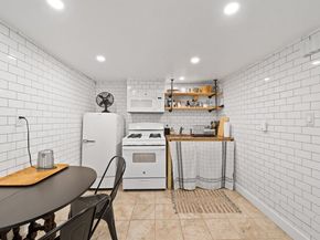 285 3rd St, Jersey City NJ 07302