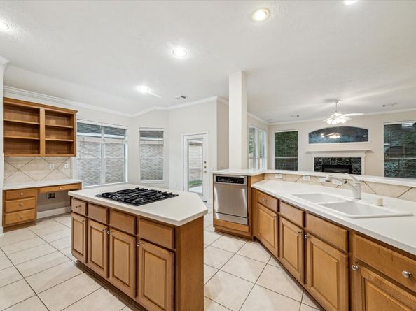 10 Surrey Run Place, The Woodlands TX 77384