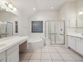 10 Surrey Run Place, The Woodlands TX 77384