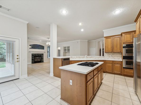 10 Surrey Run Place, The Woodlands TX 77384