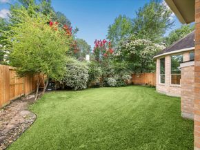 10 Surrey Run Place, The Woodlands TX 77384
