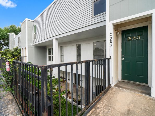 781 Country Place Drive 2083, Houston TX 77079