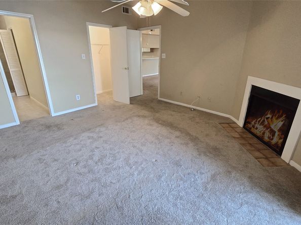 18809 Egret Bay Boulevard 104, Webster TX 77058