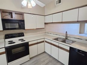 18809 Egret Bay Boulevard 104, Webster TX 77058