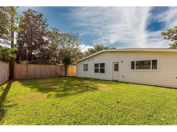 7413 Albacore Drive, Houston TX 77074