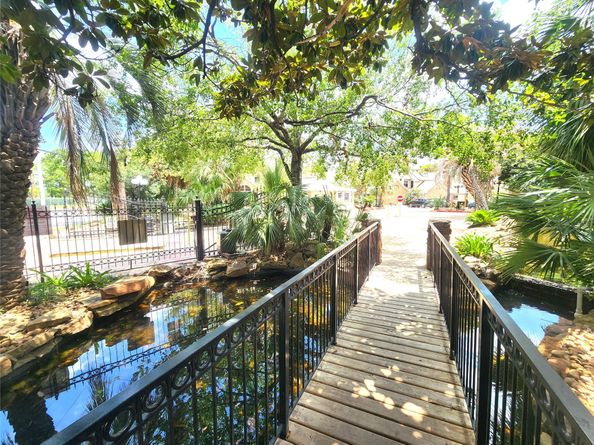 2300 Old Spanish Trail 2029, Houston TX 77054