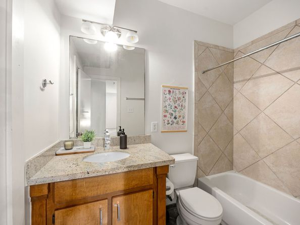2106 Holman Street B, Houston TX 77004