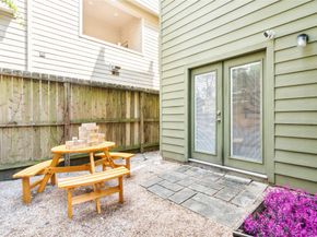 2106 Holman Street B, Houston TX 77004