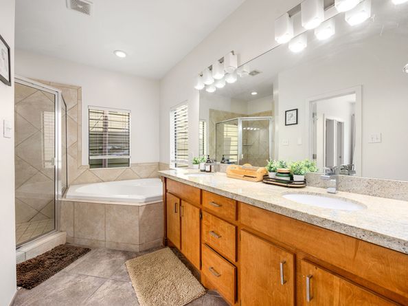 2106 Holman Street B, Houston TX 77004