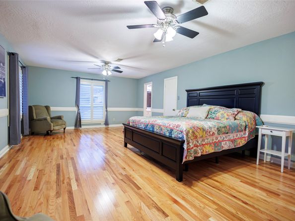 10702 PAULWOOD Drive, Houston TX 77071