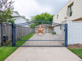 10702 PAULWOOD Drive, Houston TX 77071