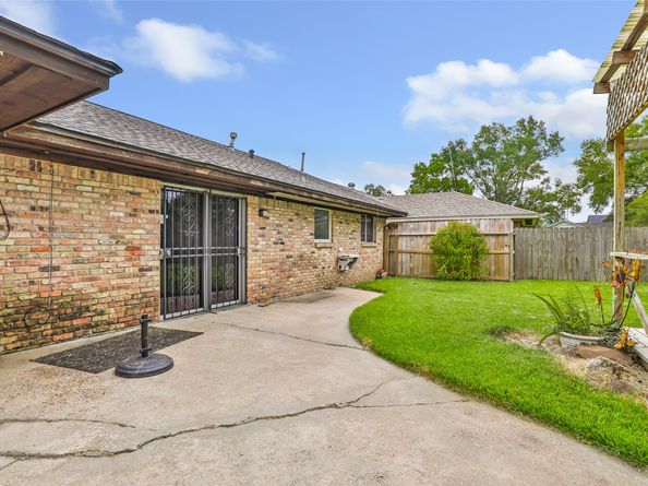 14030 Roundstone Lane, Houston TX 77015