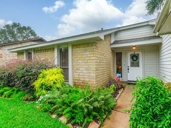 3023 Shawnee Drive, Sugar Land TX 77479