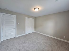 915 W 35th Street B, Houston TX 77018