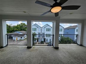 915 W 35th Street B, Houston TX 77018