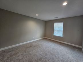 915 W 35th Street B, Houston TX 77018
