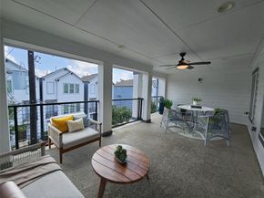 915 W 35th Street B, Houston TX 77018