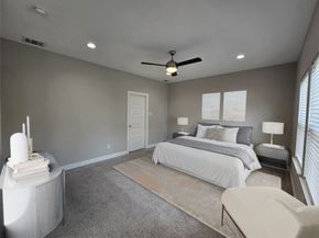 915 W 35th Street B, Houston TX 77018