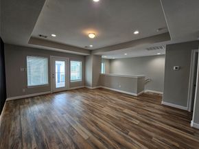 915 W 35th Street B, Houston TX 77018