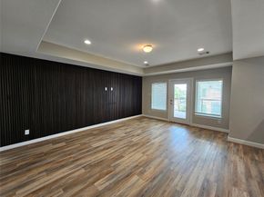 915 W 35th Street B, Houston TX 77018