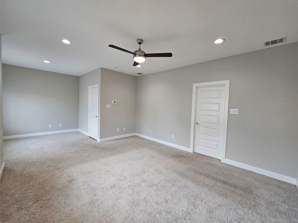 915 W 35th Street B, Houston TX 77018